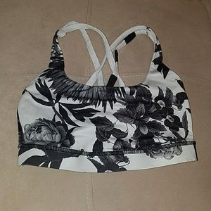 Lululemon sports bra